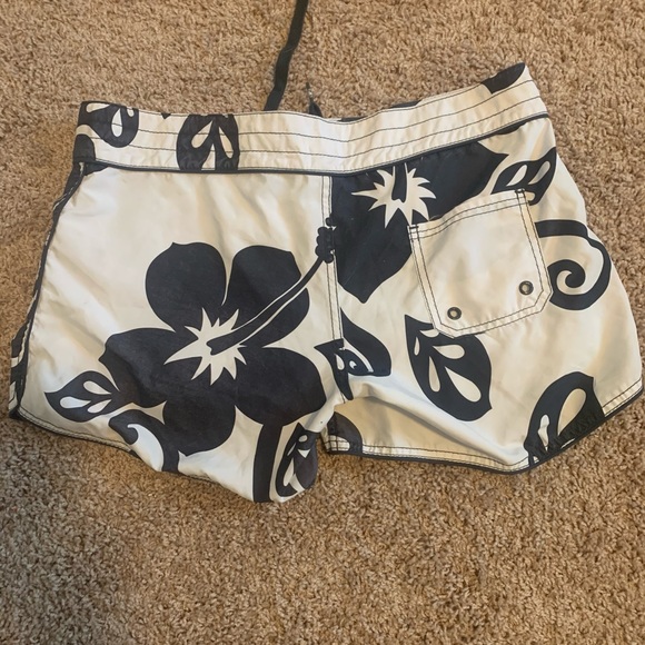 Body Glove Swim Shorts. New w/out tag - Picture 5 of 9